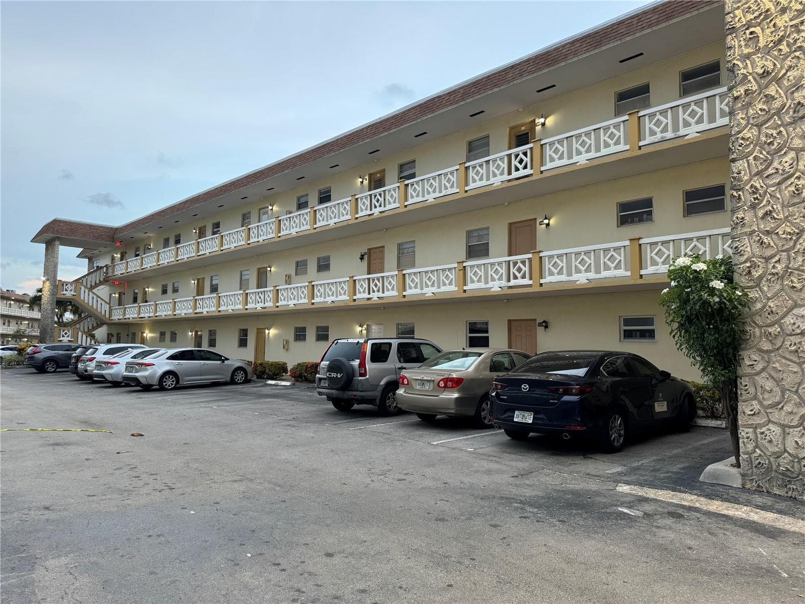 5111 W Oakland Park Boulevard # 307, Lauderdale Lakes, FL 33313 photo 4