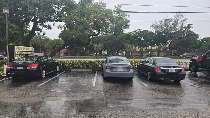 8275 W Broward Blvd, Plantation, FL 33324 photo 4