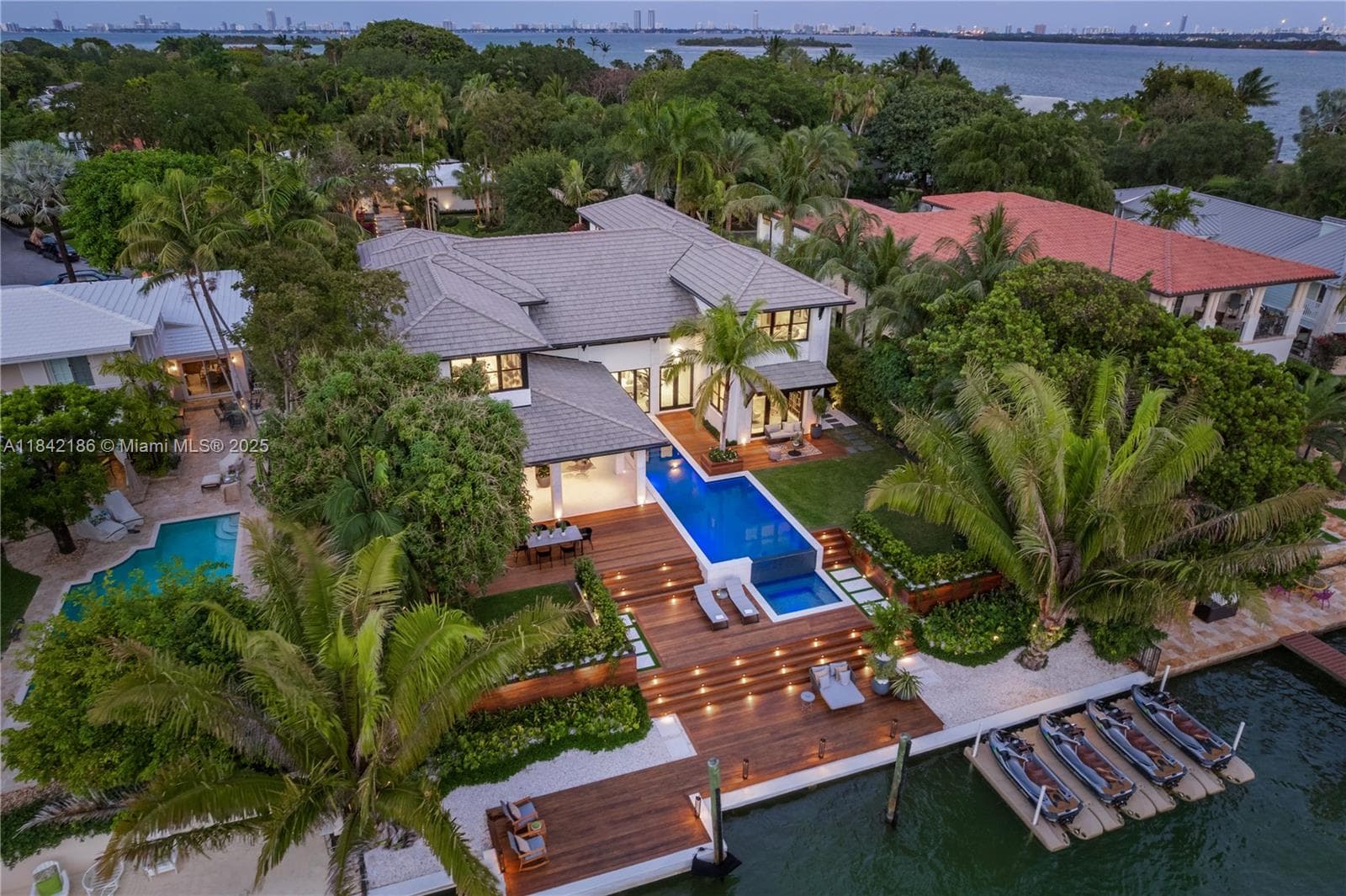 4241 Palm Ln, Miami, FL 33137 photo 2