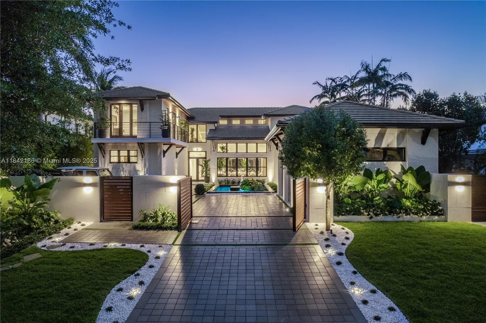 4241 Palm Ln, Miami, FL 33137 photo 3