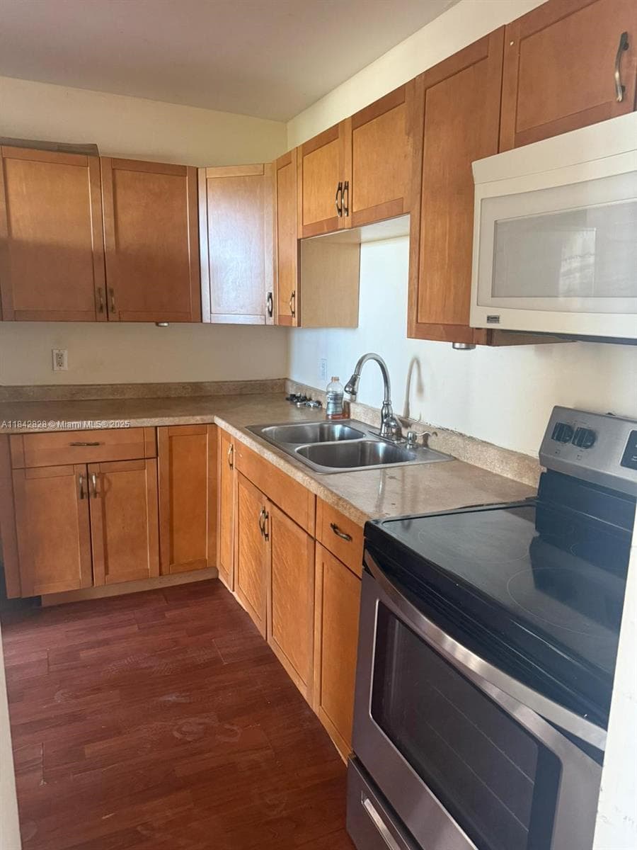 2025 NE 164th St # 818, North Miami Beach, FL 33162 photo 3
