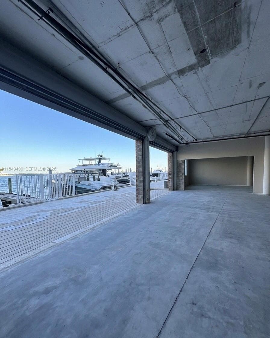 801 Brickell Bay Dr, Miami, FL 33131