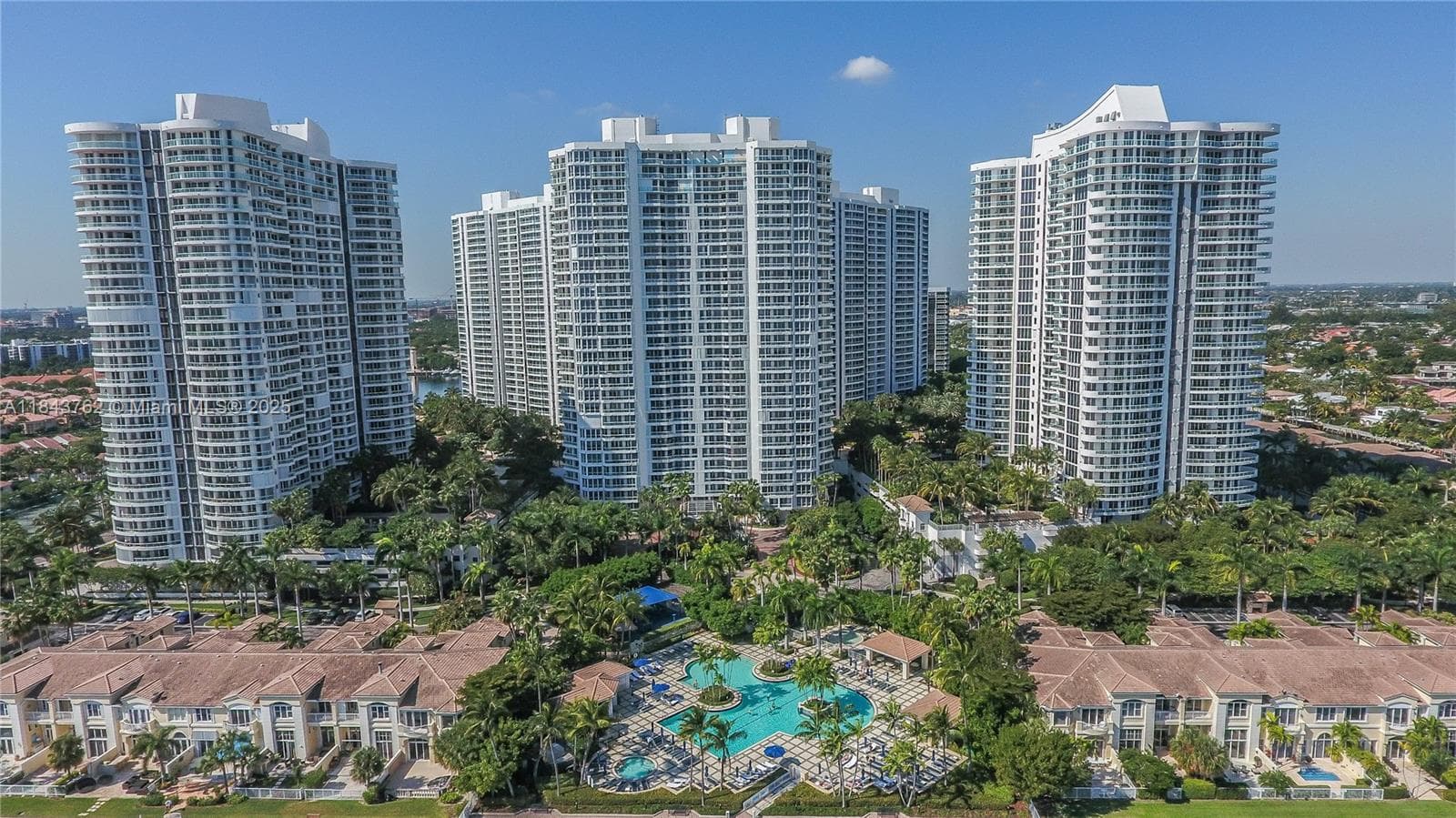 21150 Point Pl # 406, Aventura, FL 33180