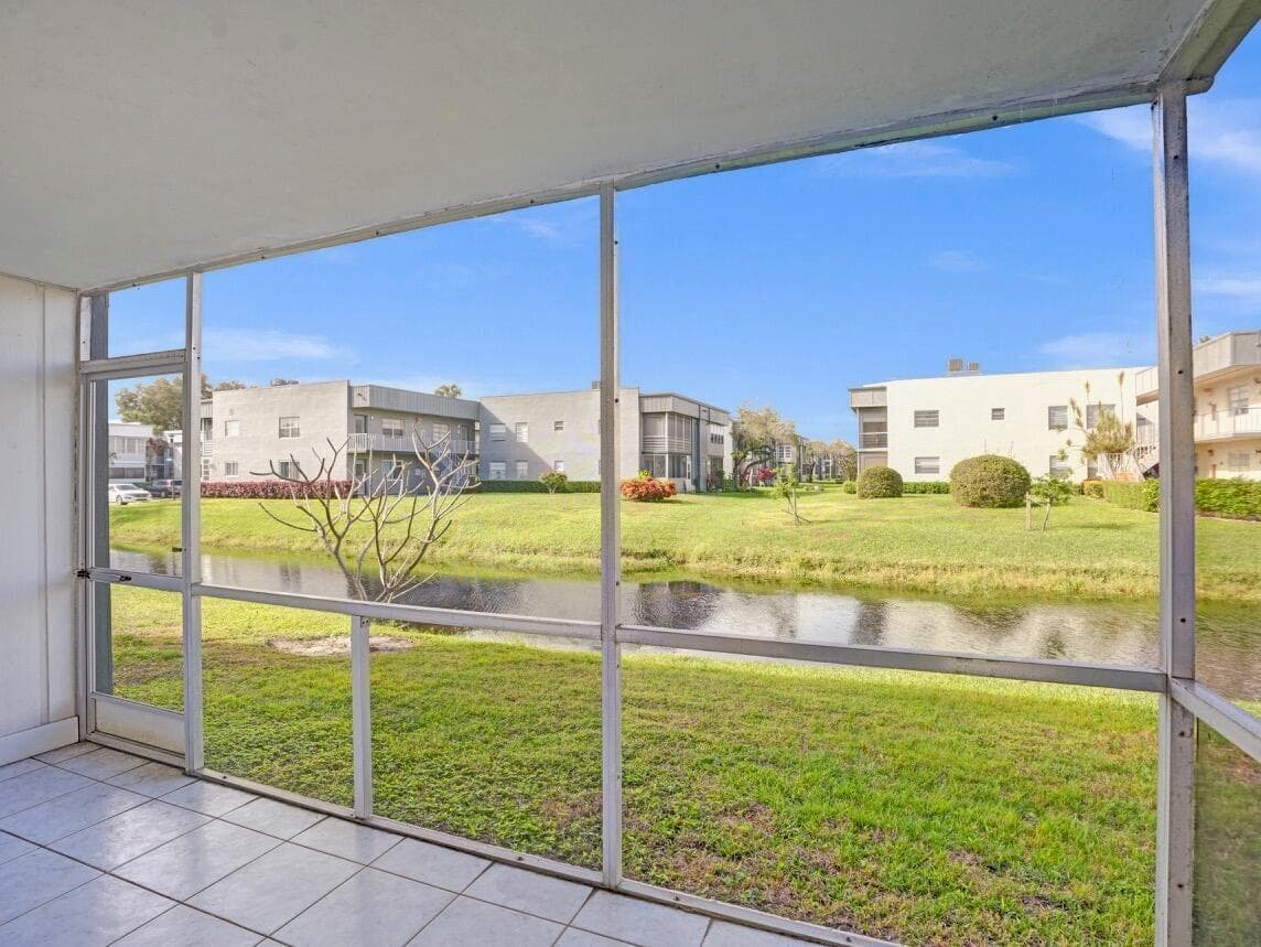 298 Burgundy G, Delray Beach, FL 33484 photo 2
