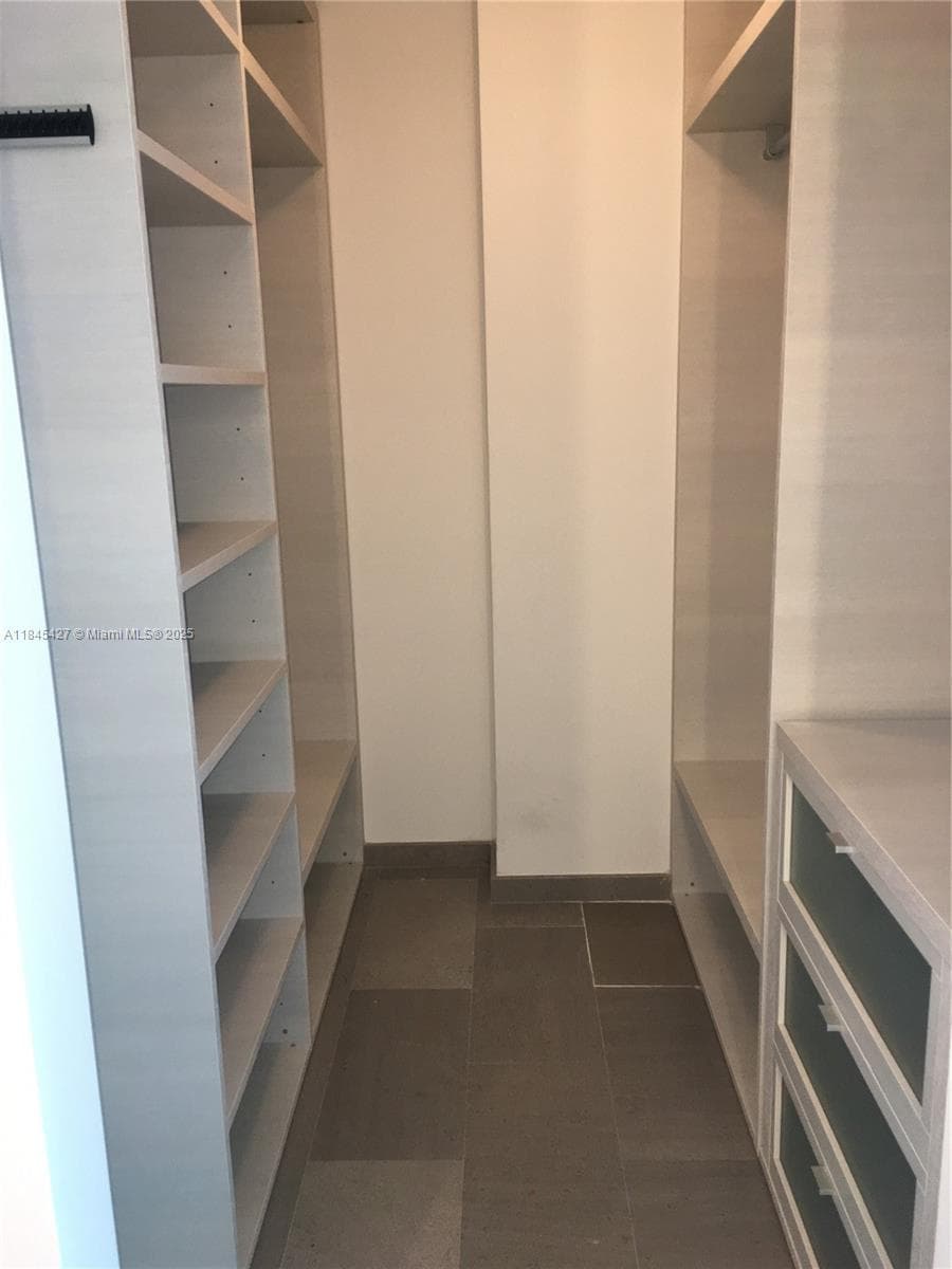 88 SW 7th St # 2305, Miami, FL 33130 photo 3