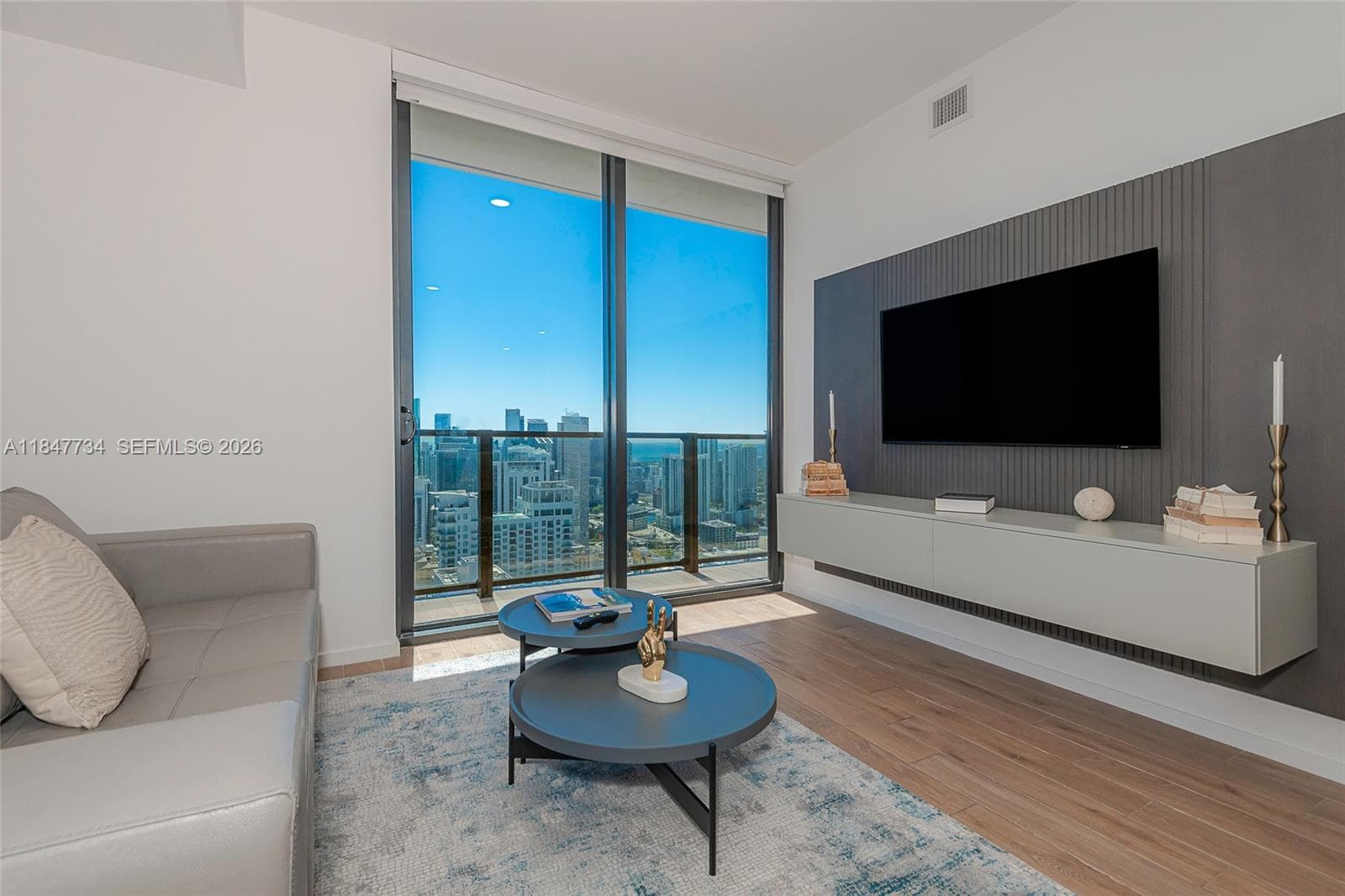 398 NE 5th St # 4417, Miami, FL 33132 photo 2