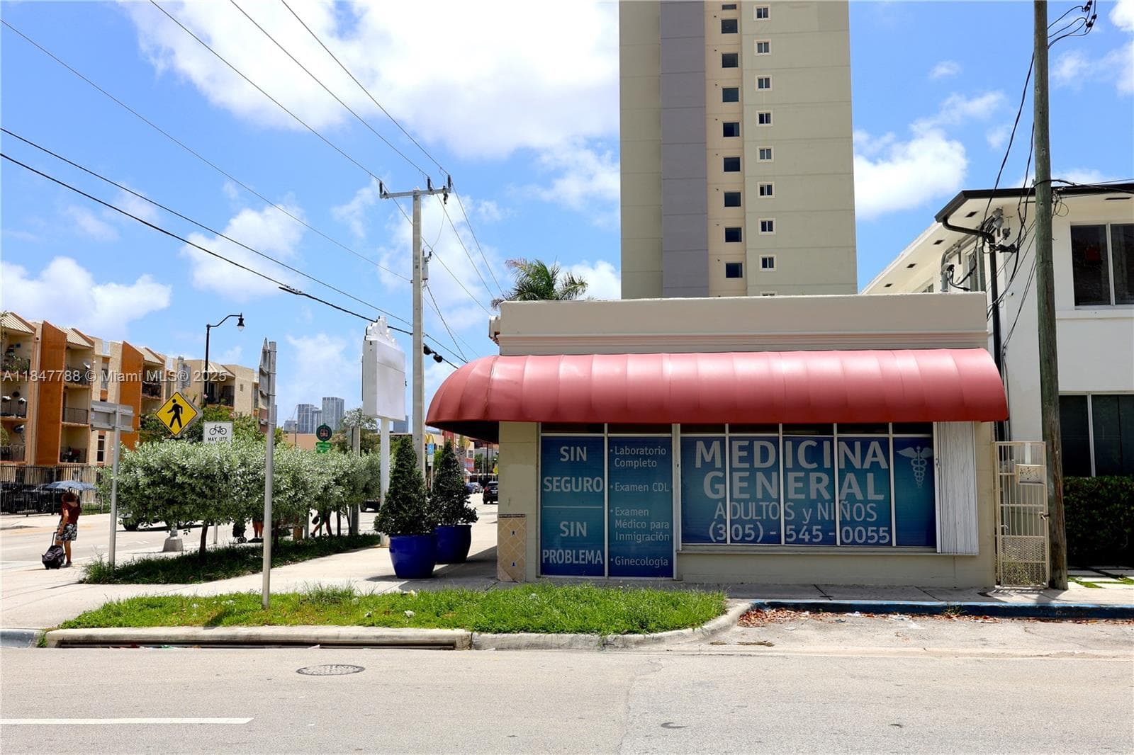 1058 SW 1st St, Miami, FL 33130 photo 2