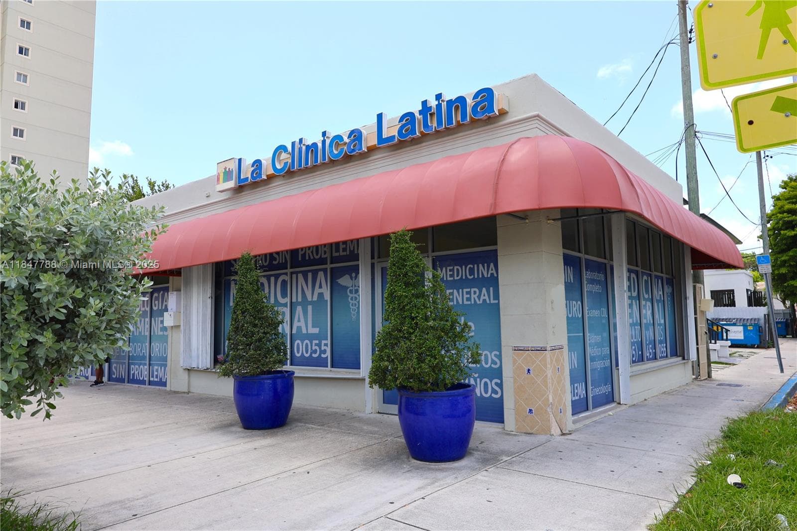 1058 SW 1st St, Miami, FL 33130 photo 3