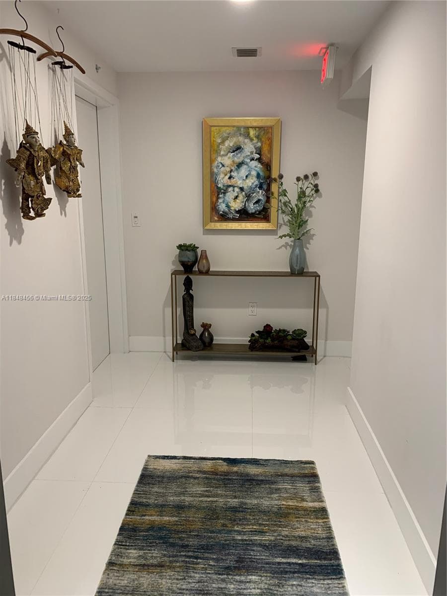 16385 Biscayne Blvd # 1503 +2Parking, North Miami Beach, FL 33160 photo 2