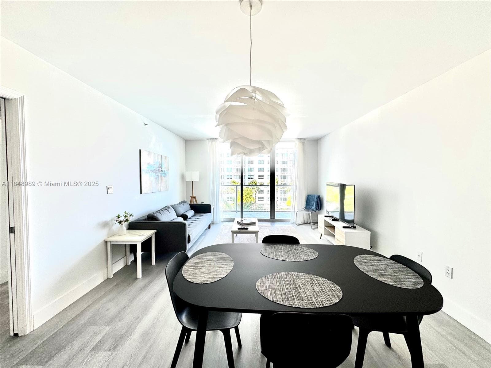 1155 Brickell Bay Dr # 906, Miami, FL 33131 photo 3