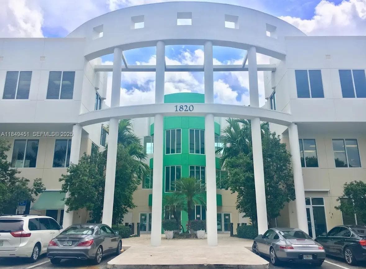 1820 N Corporate Lakes Blvd # 206-7, Weston, FL 33326