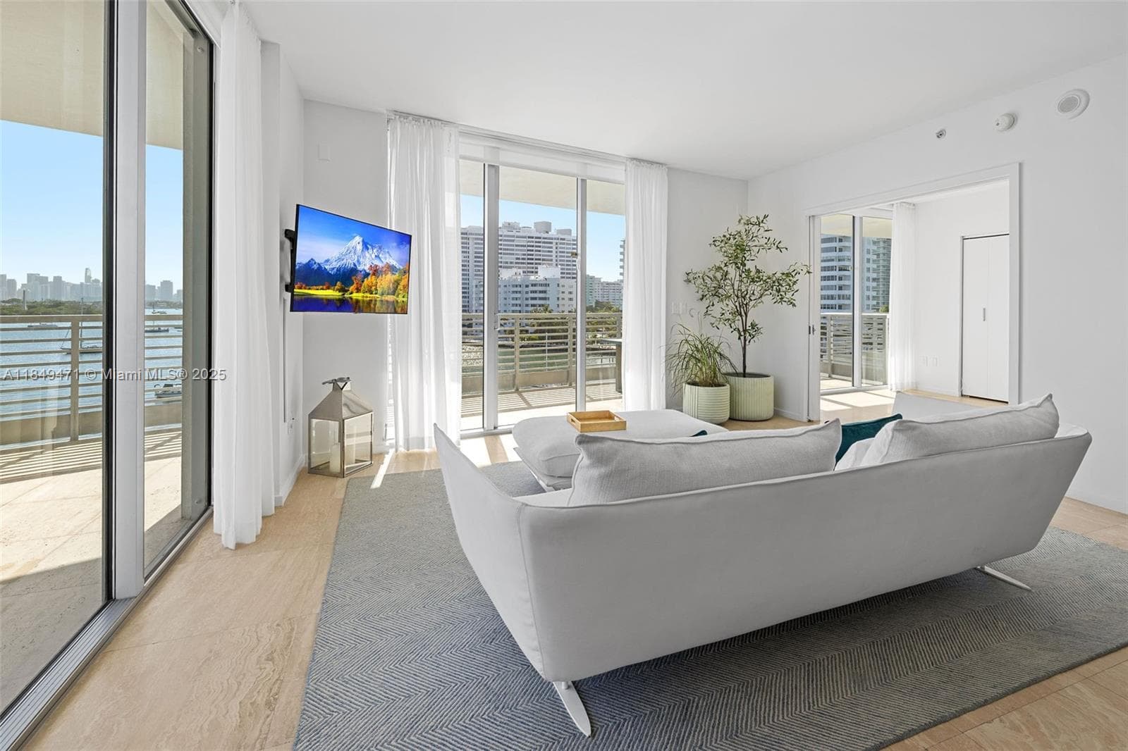 1445 16th St # 602, Miami Beach, FL 33139 photo 4