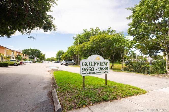 9682 Fontainebleau Blvd # 401, Miami, FL 33172 photo 4