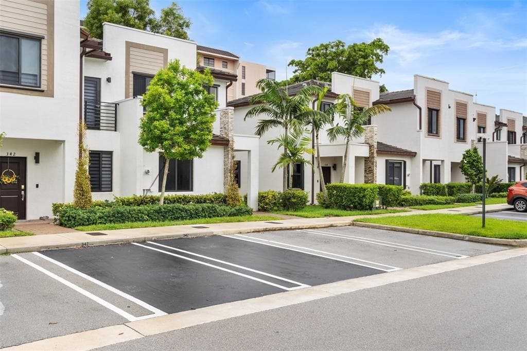 340 NE 208th Terrace # 340, Miami, FL 33179 photo 2