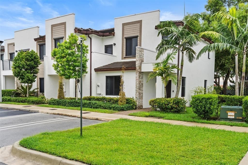 340 NE 208th Terrace # 340, Miami, FL 33179 photo 3