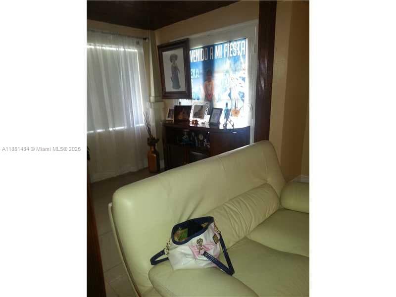 321 NW 13th Ave, Miami, FL 33125 photo 4