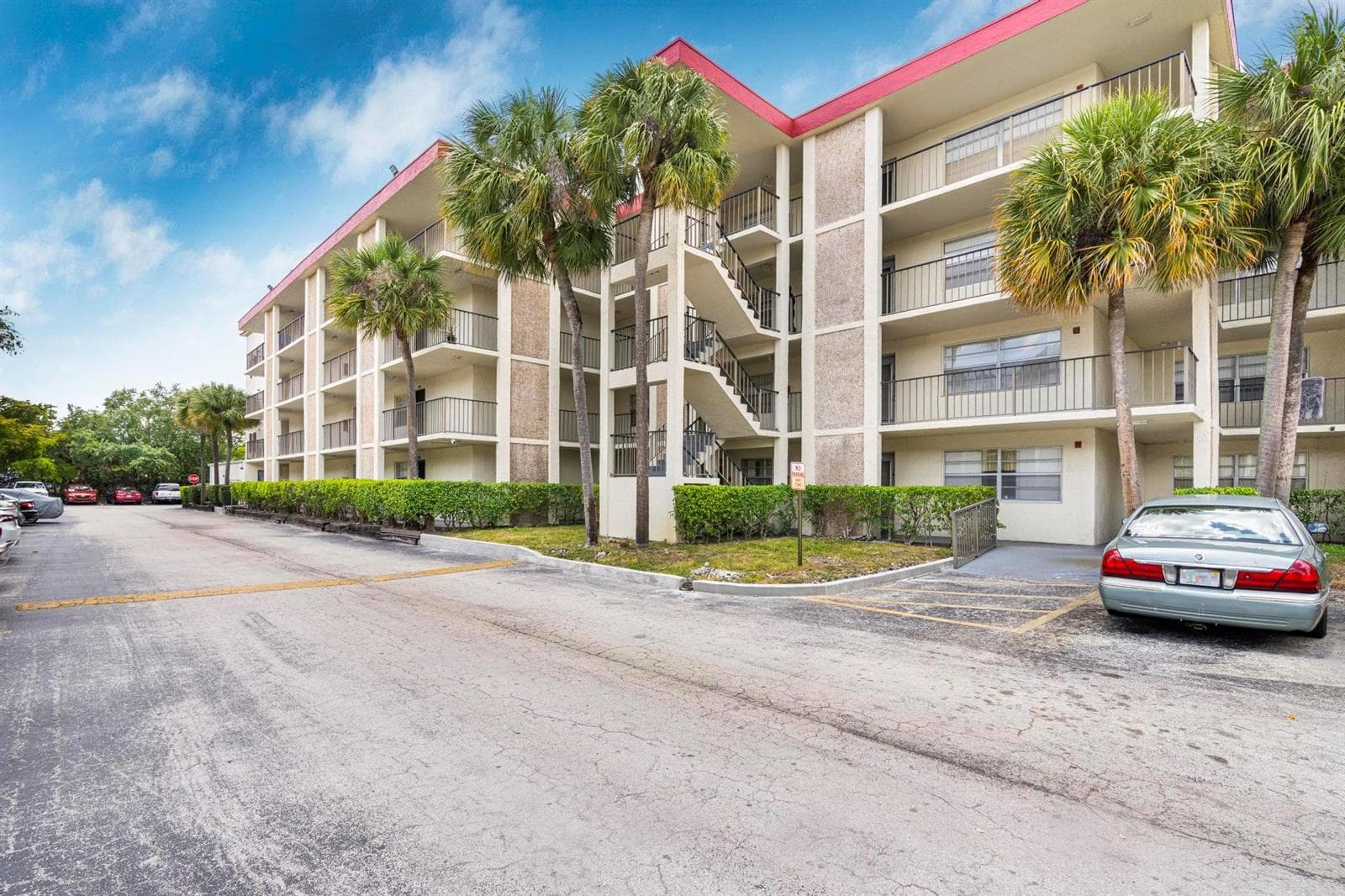 3000 NW 48th Terrace # 423, Lauderdale Lakes, FL 33313 photo 3
