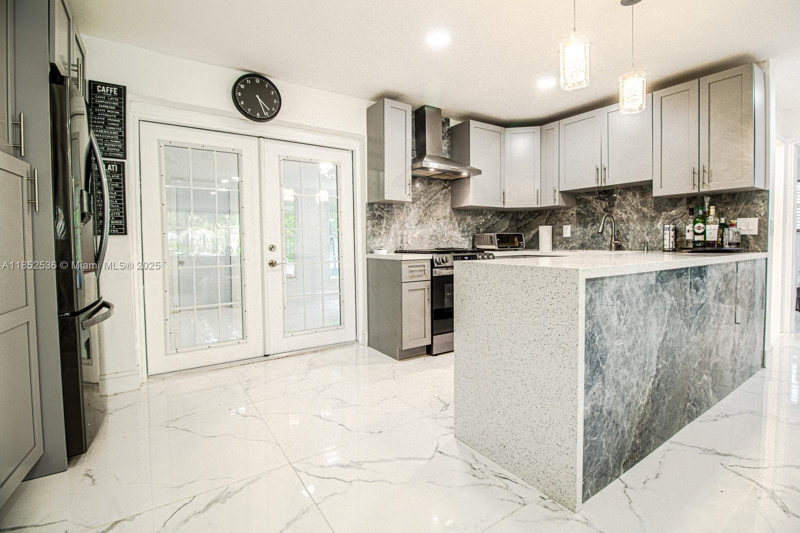 5601 SW 38th St, Davie, FL 33314 photo 2