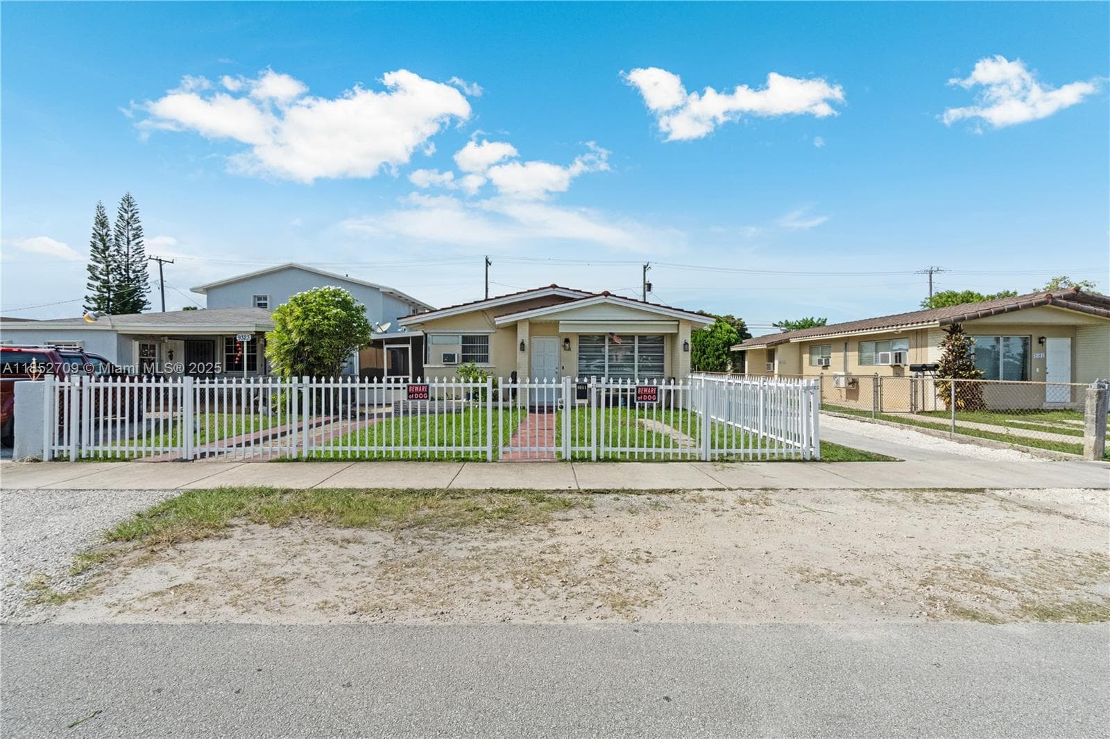 9311 SW 37th St, Miami, FL 33165 photo 2