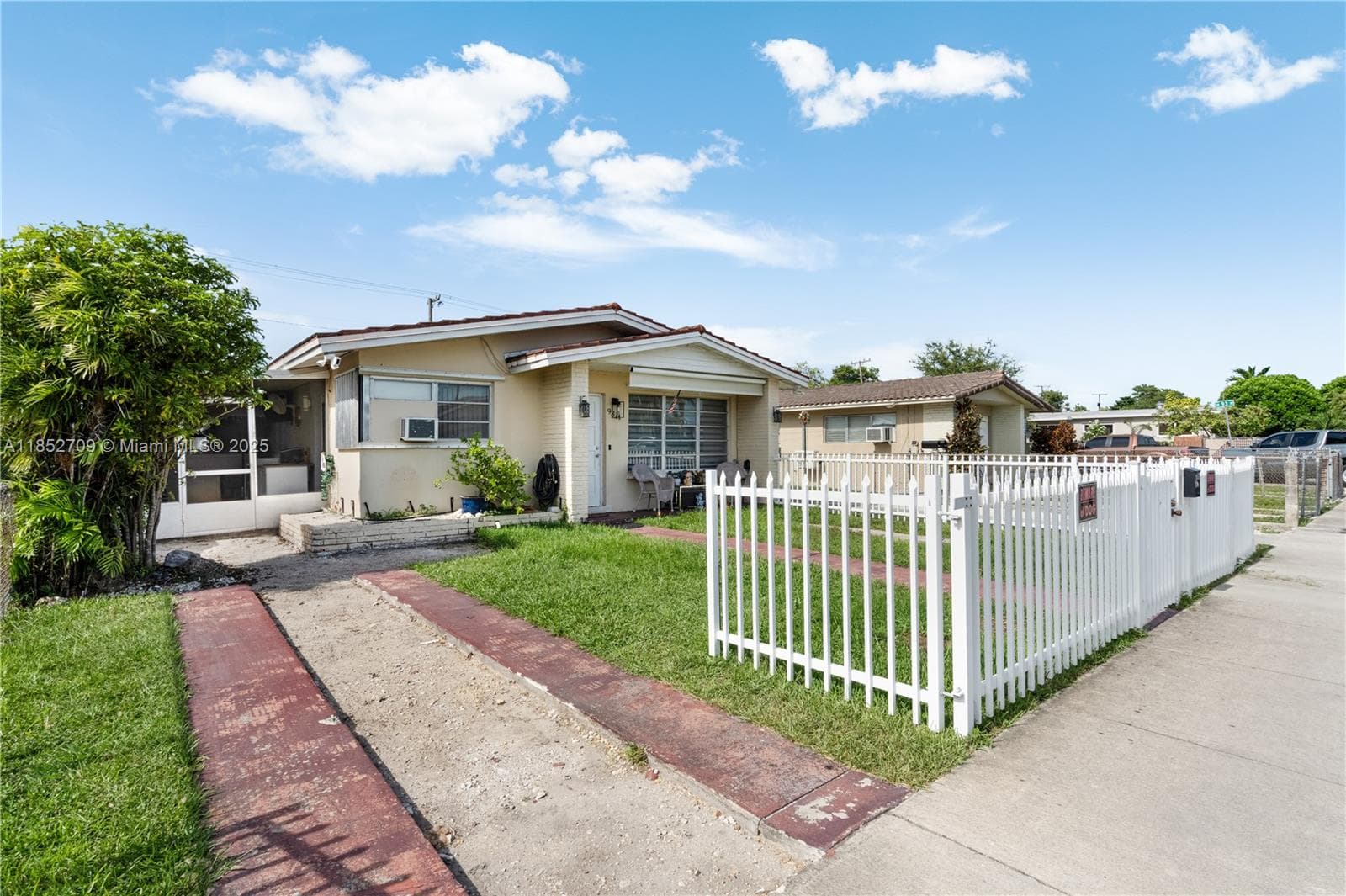 9311 SW 37th St, Miami, FL 33165 photo 3