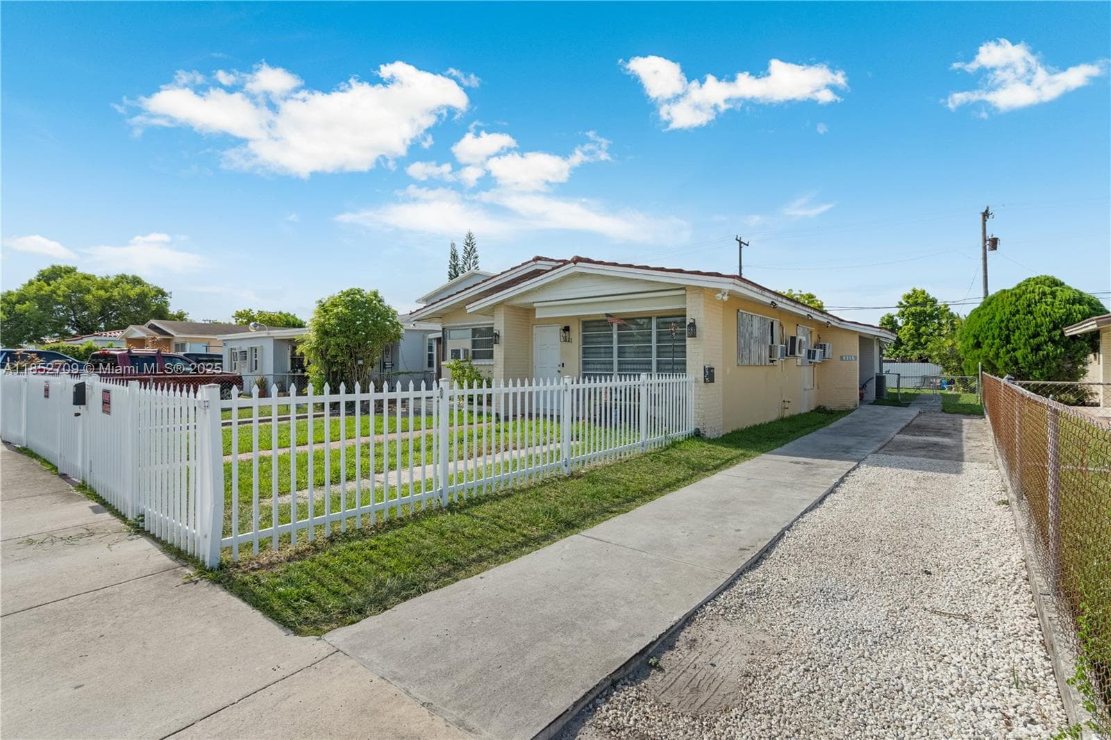9311 SW 37th St, Miami, FL 33165 photo 5