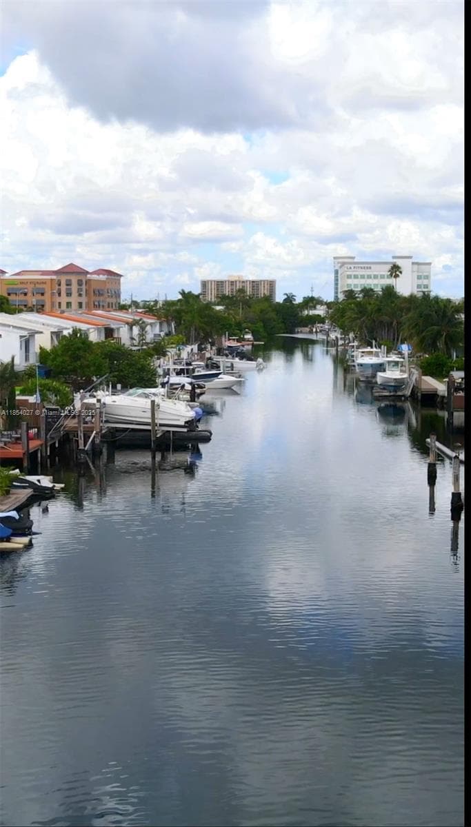 2035 NE 123rd St, North Miami, FL 33181 photo 2