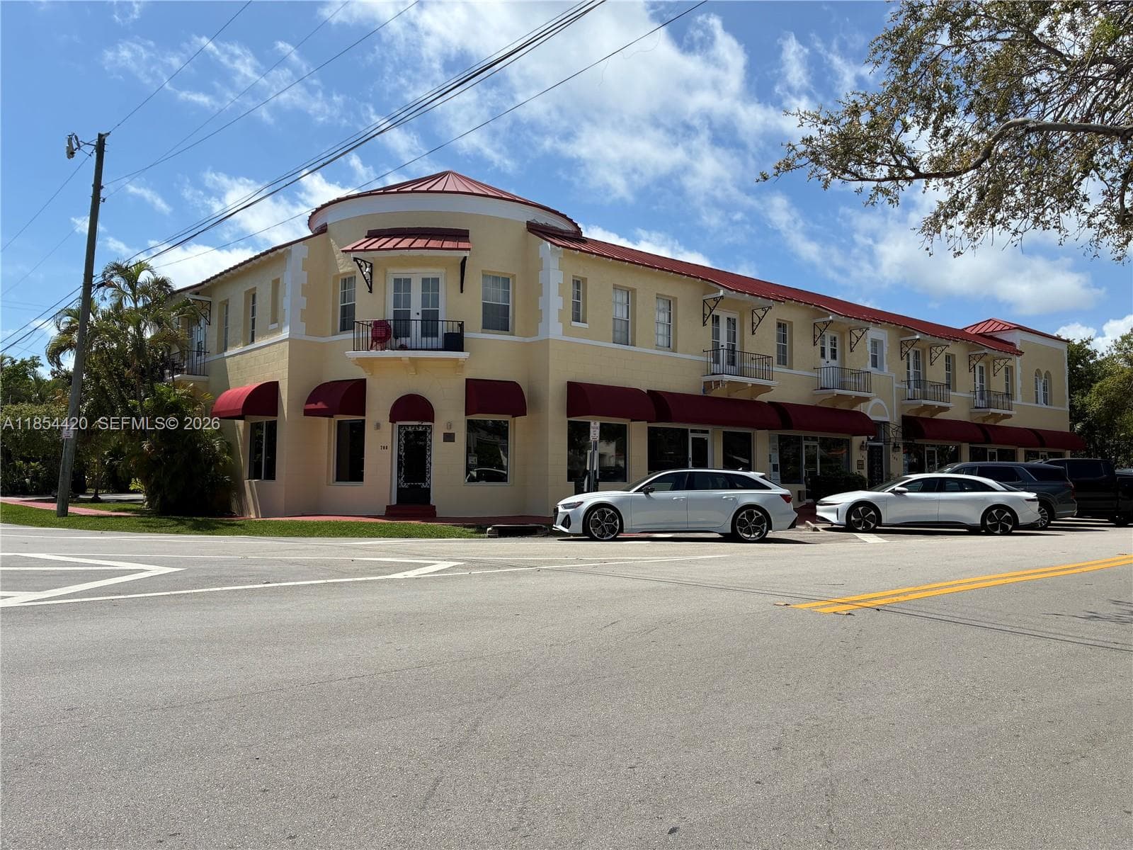 710 W 51st St, Miami Beach, FL 33140