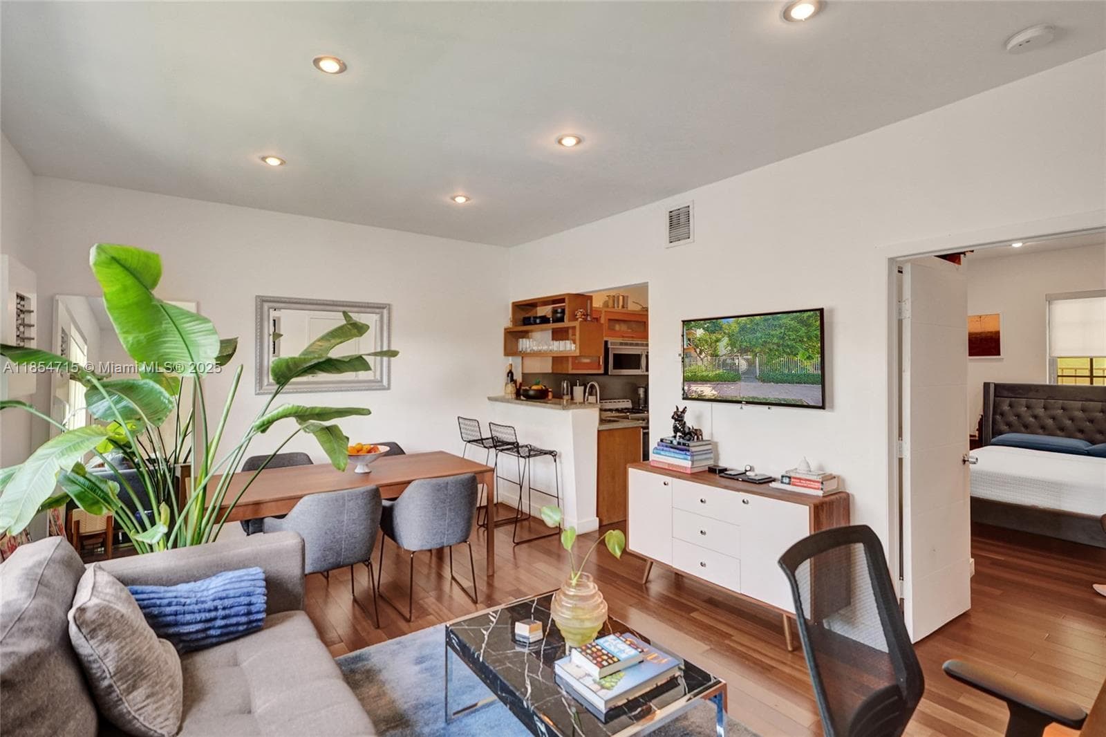 815 Euclid Ave # 8, Miami Beach, FL 33139 photo 3