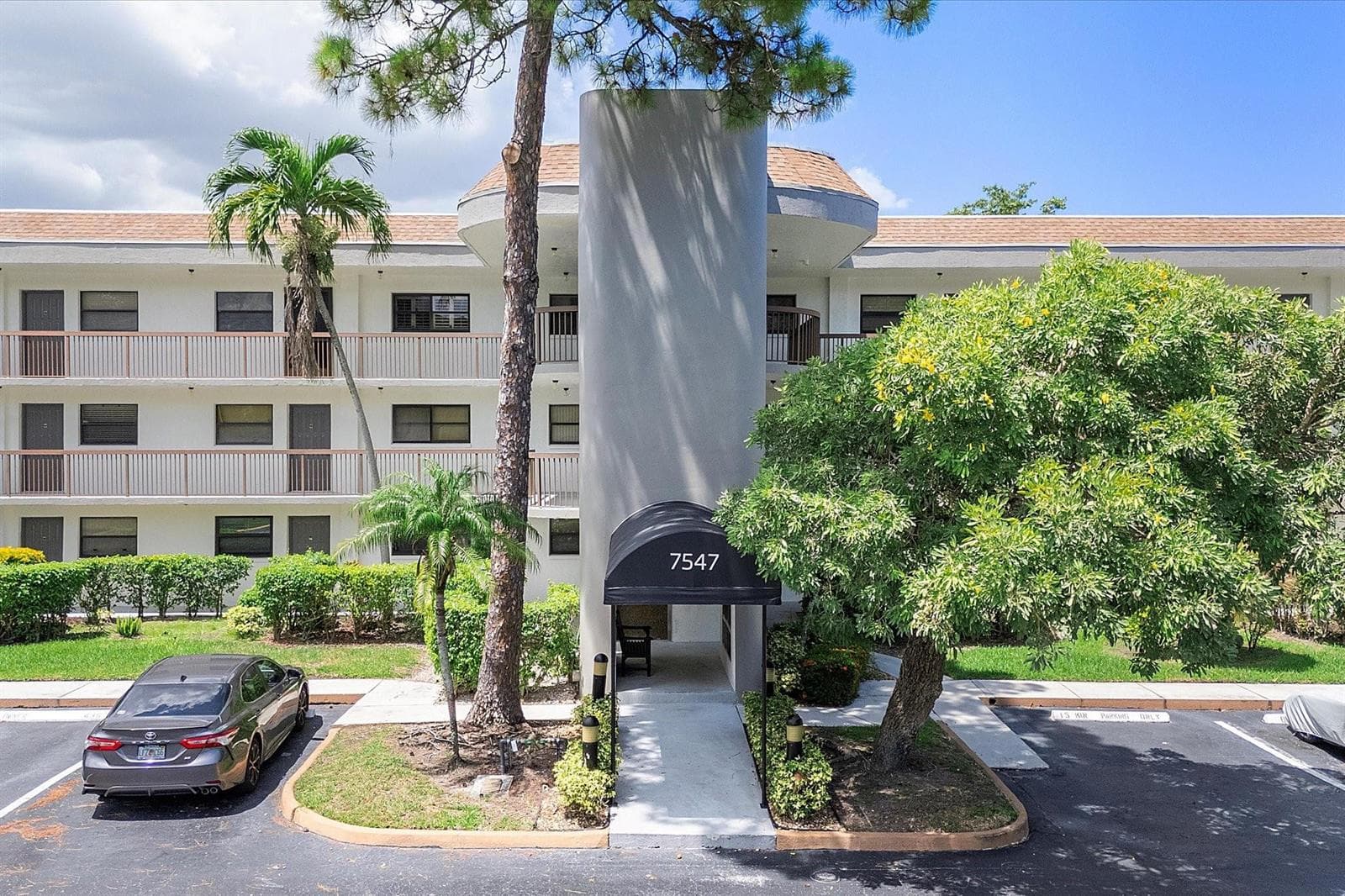 7547 NW 79th Avenue # 111, Tamarac, FL 33321 photo 2