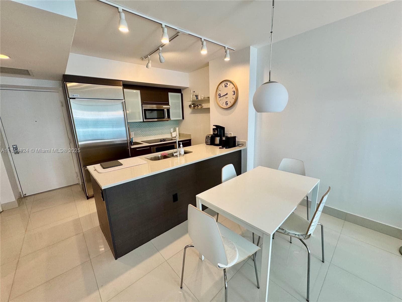 500 Brickell Ave # 1204, Miami, FL 33131 photo 4