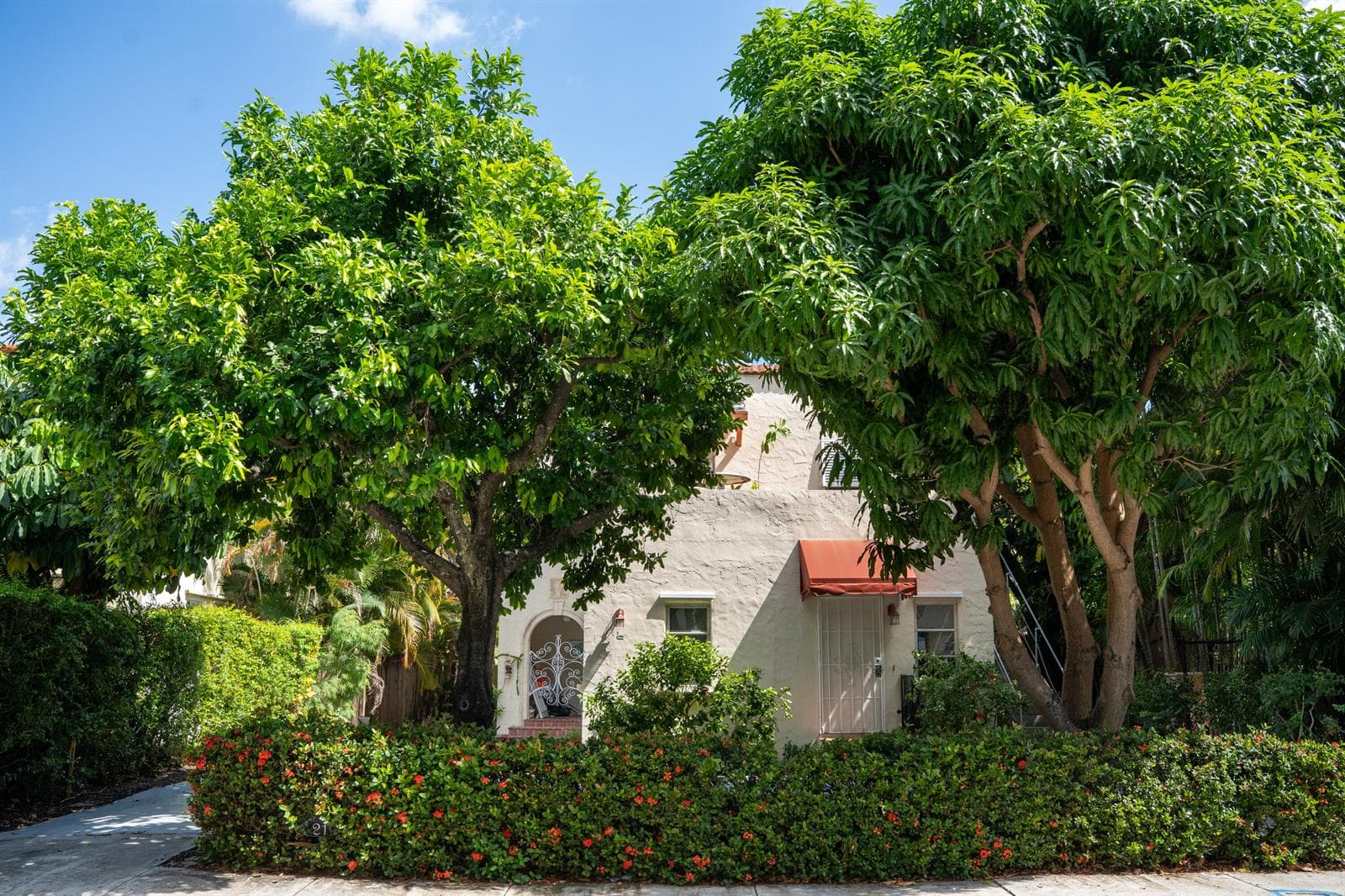219 Seminole Avenue, Palm Beach, FL 33480 photo 2