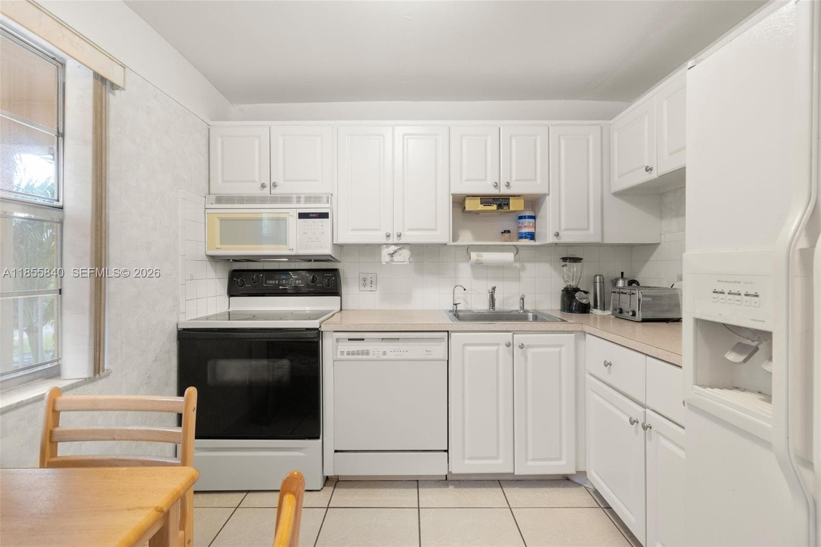 1040 Country Club Dr # 309, Margate, FL 33063 photo 4