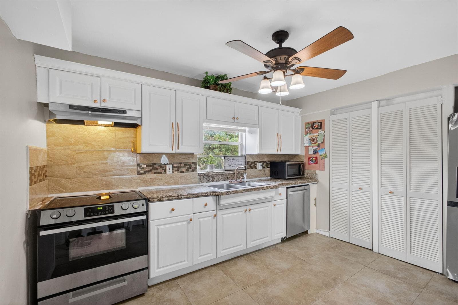 1136 W 7th Street, Riviera Beach, FL 33404 photo 5