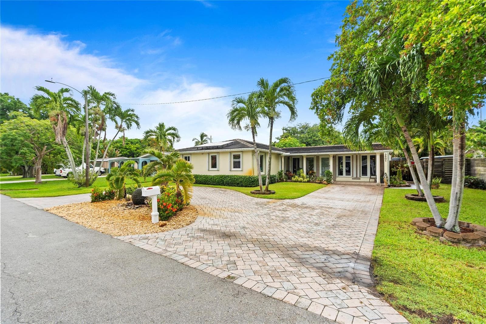 2501 NW 8th Avenue, Wilton Manors, FL 33311 photo 3