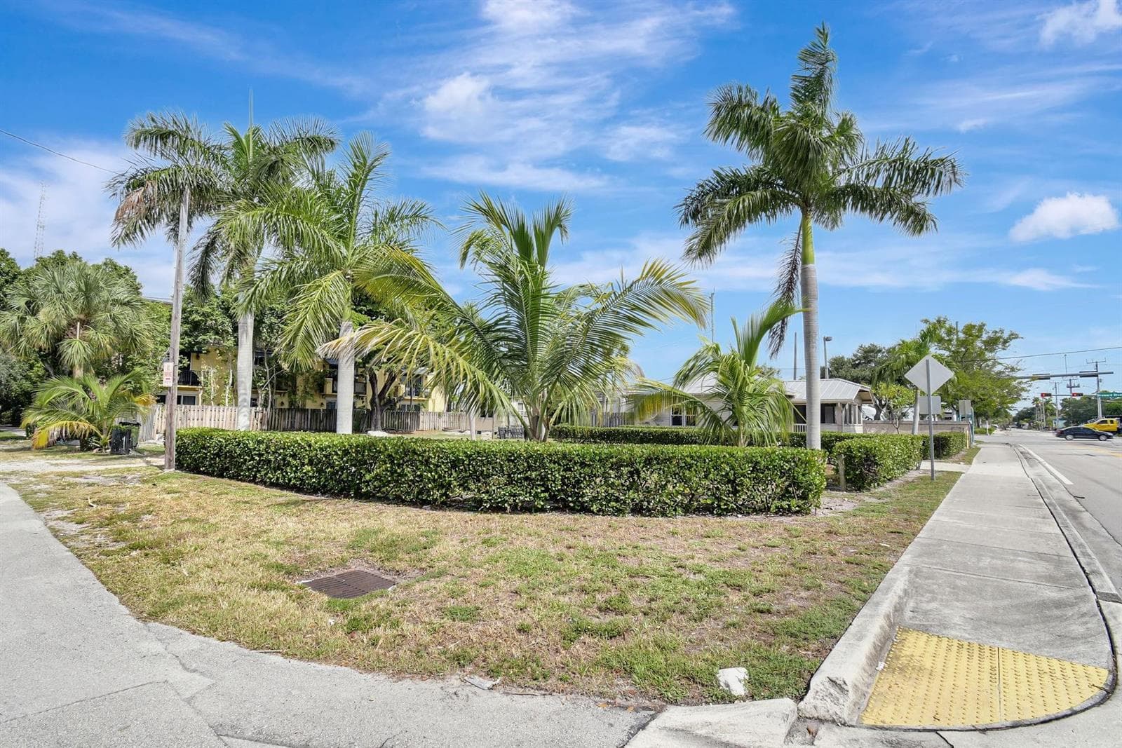 11 SW 11th Avenue, Fort Lauderdale, FL 33312 photo 2