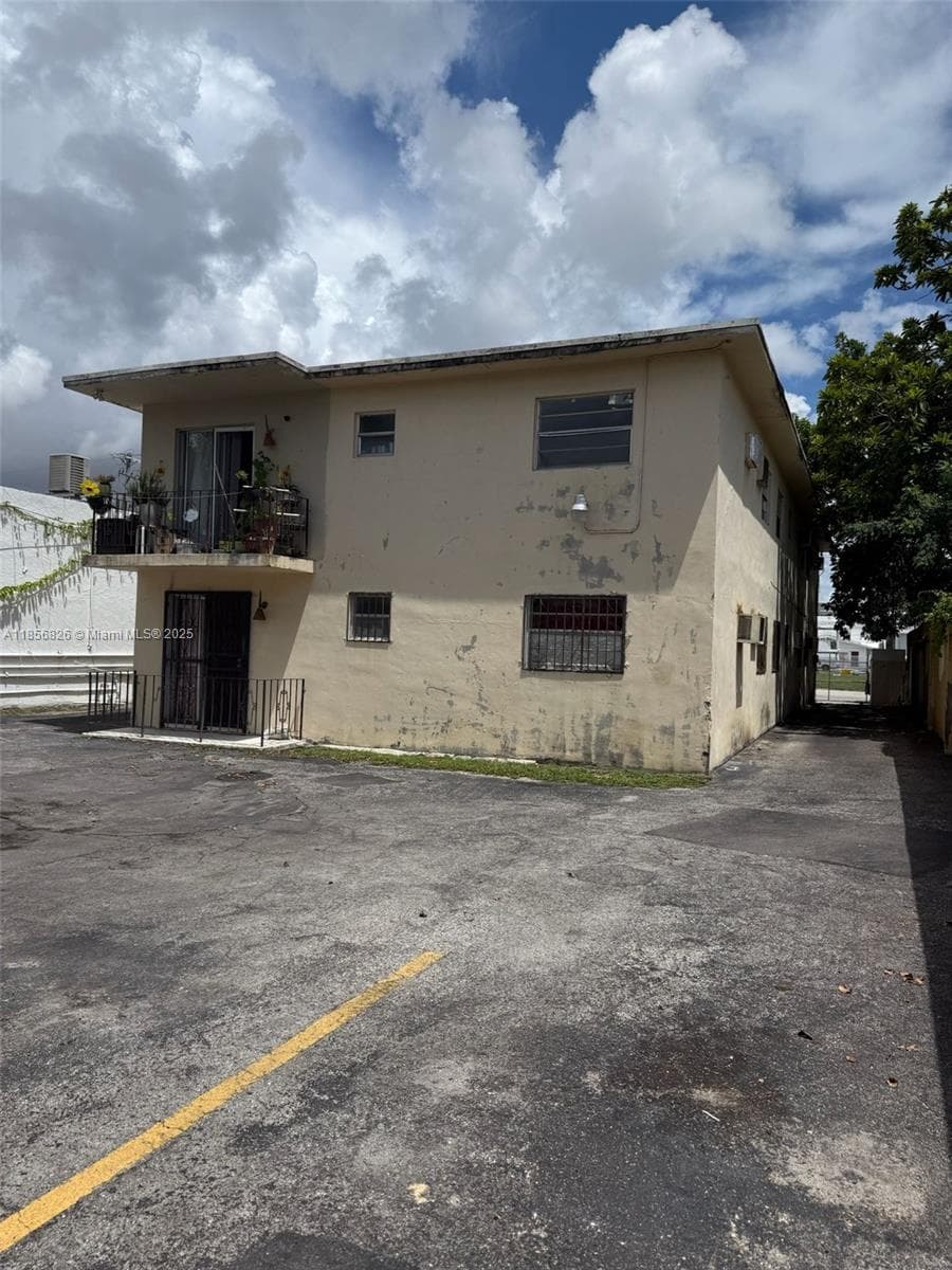 1520 SW 1st St, Miami, FL 33135 photo 5