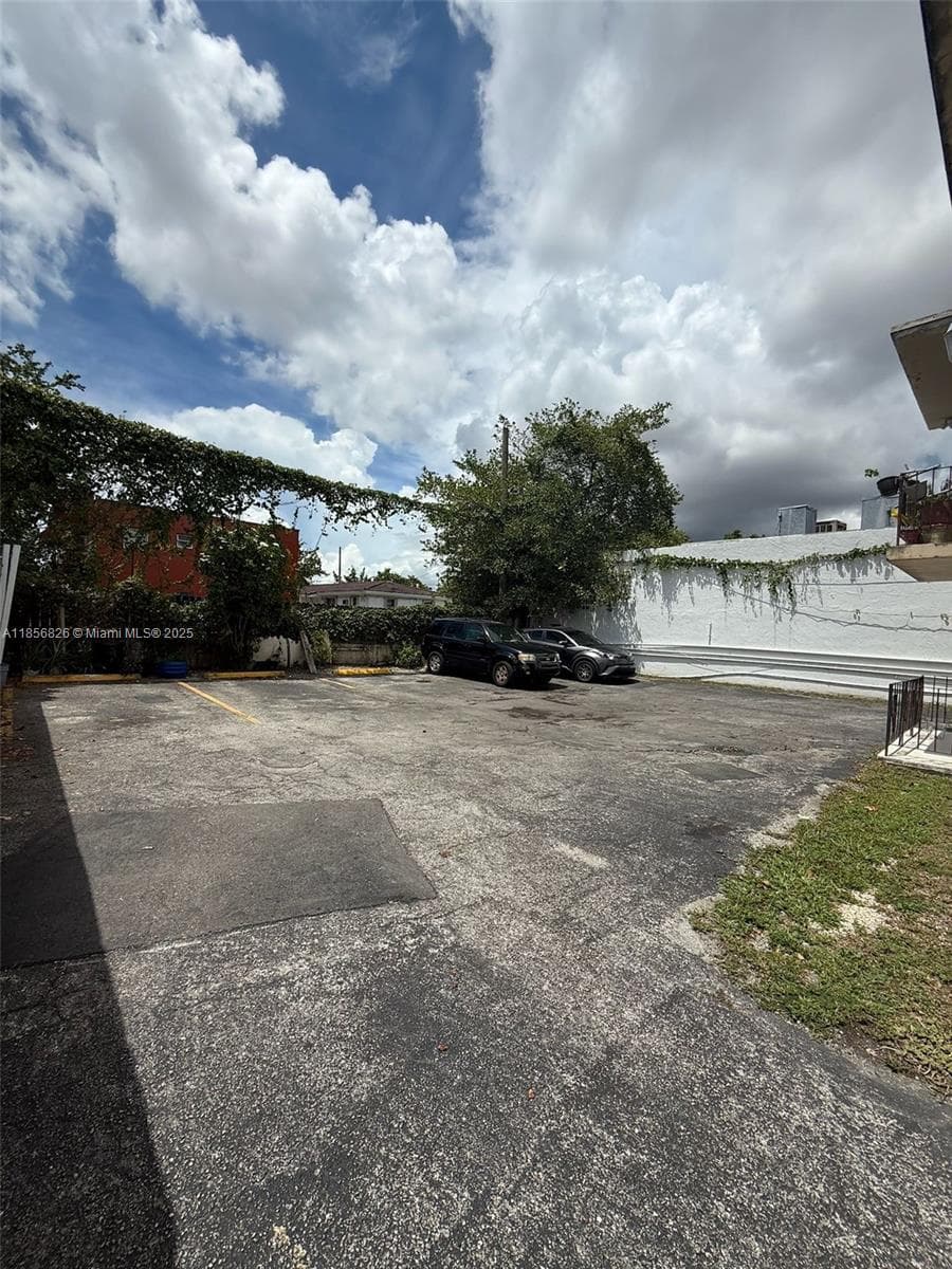 1520 SW 1st St, Miami, FL 33135 photo 4