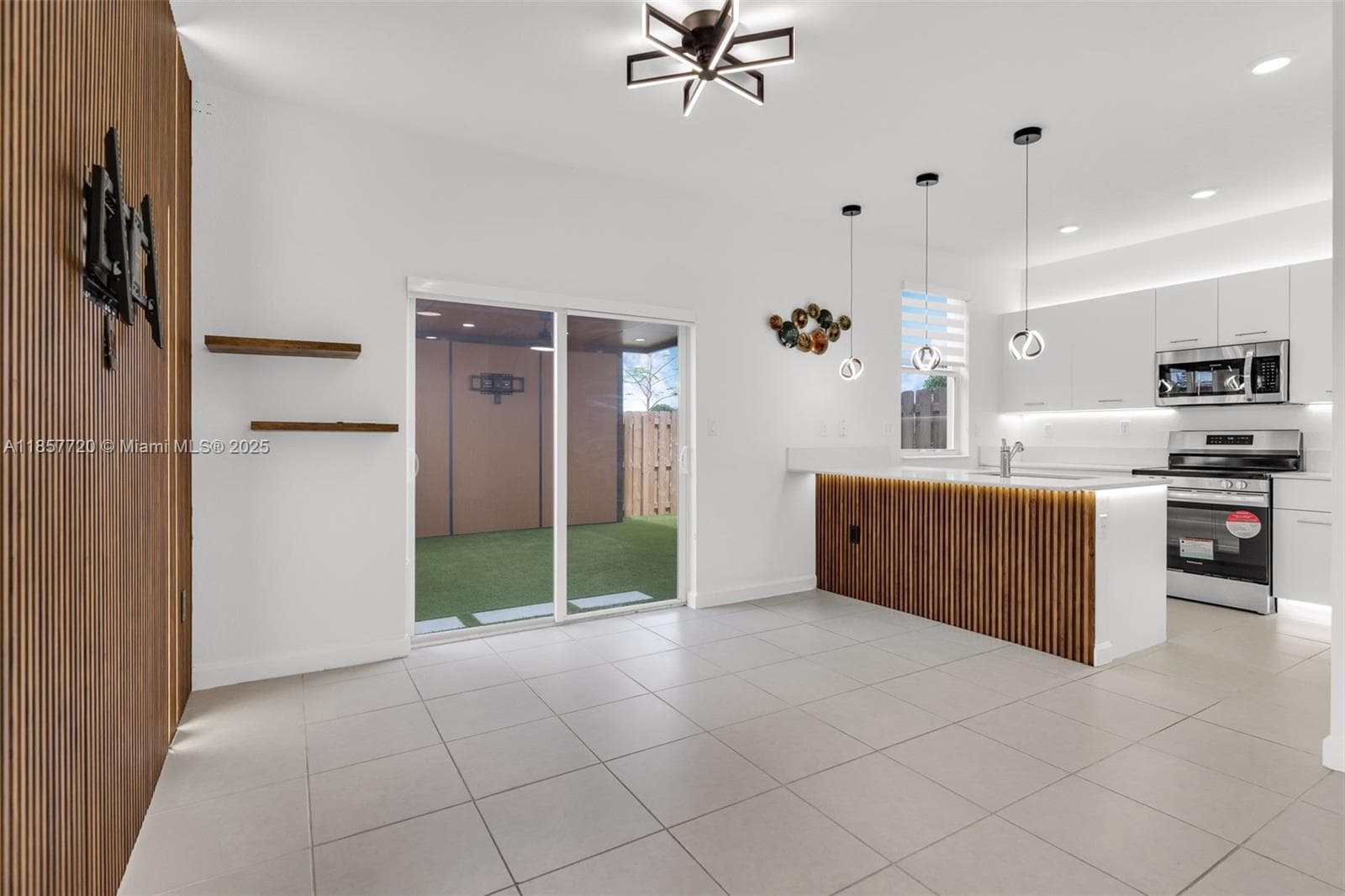 12373 NW 24th Pl, Miami, FL 33167 photo 2