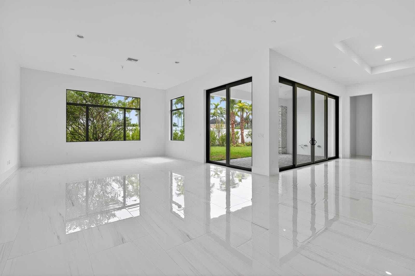 9144 Coral Isles Circle, Palm Beach Gardens, FL 33412 photo 3