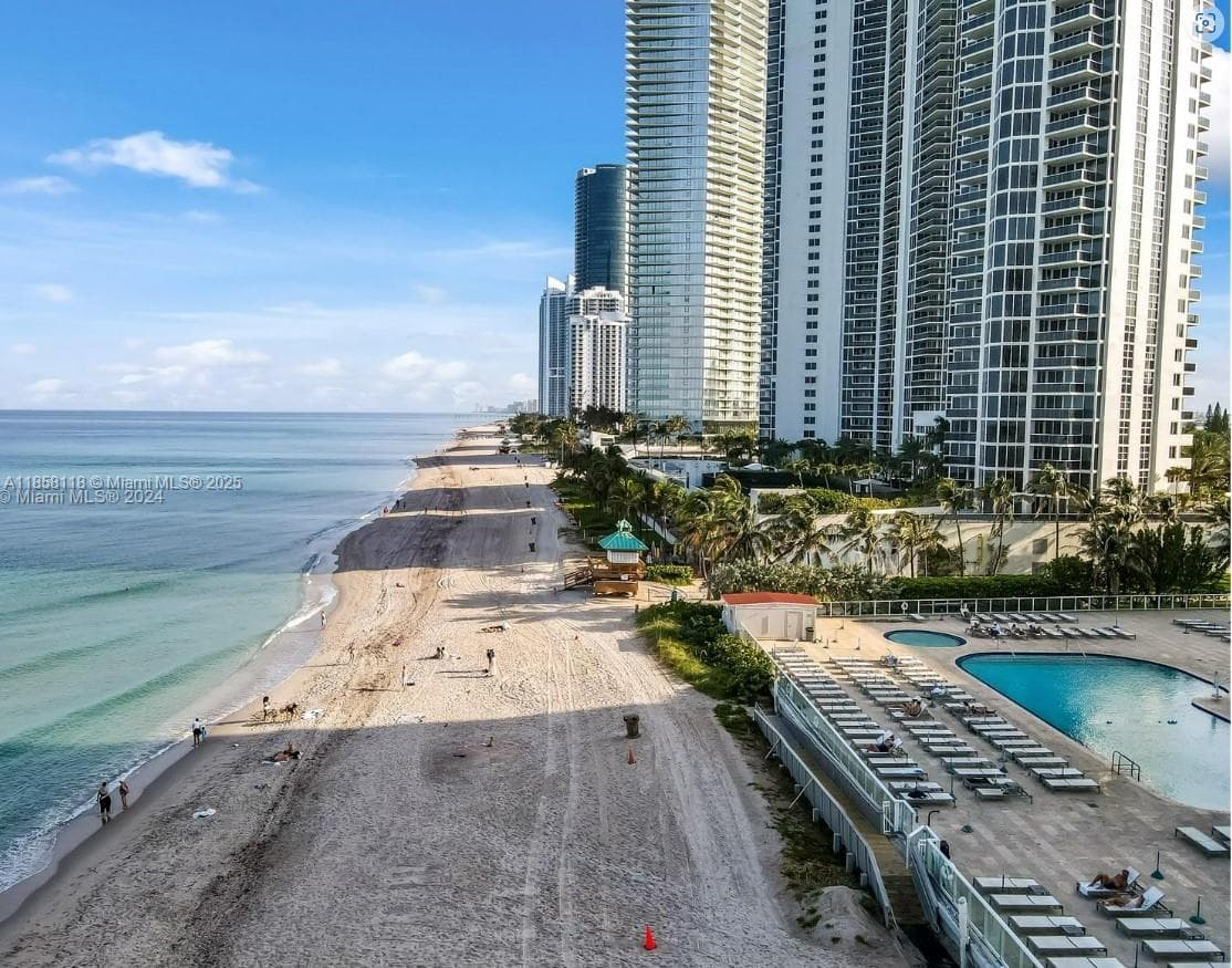 19201 Collins Ave # 611, Sunny Isles Beach, FL 33160 photo 2