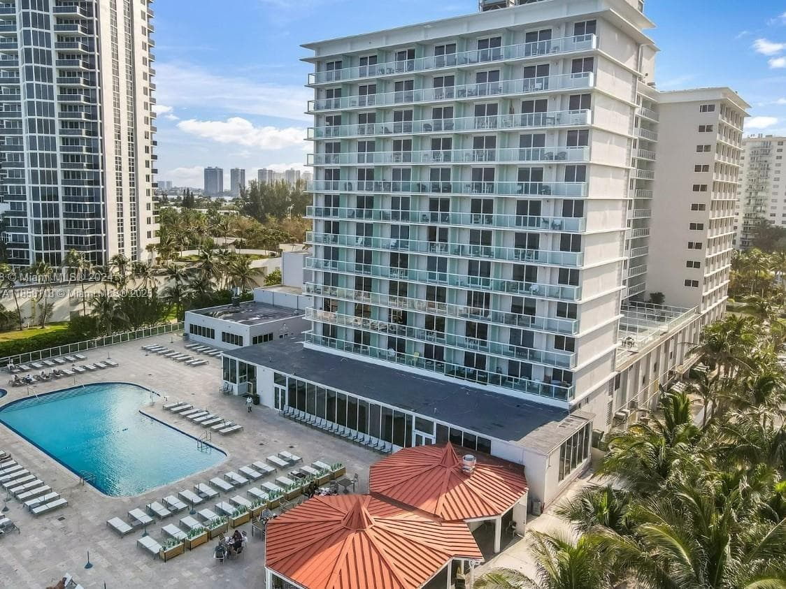 19201 Collins Ave # 611, Sunny Isles Beach, FL 33160 photo 5