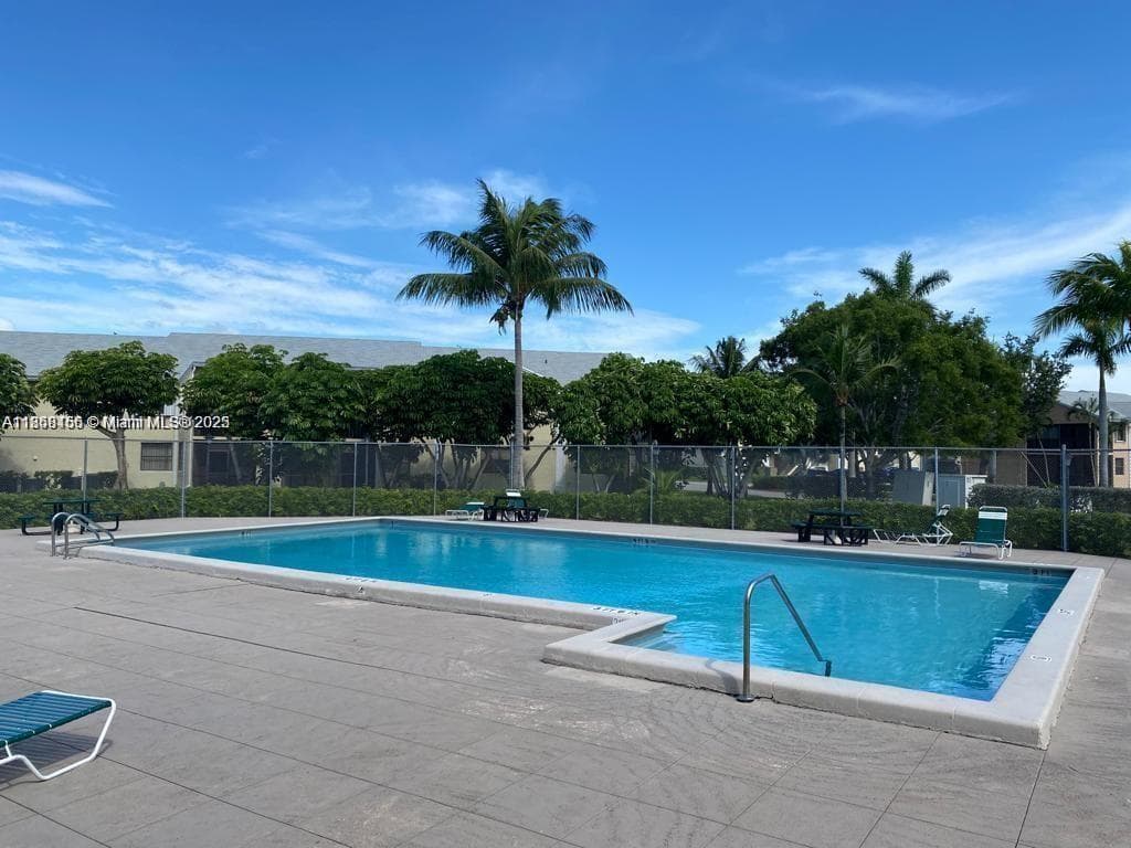 889 Hamilton Dr # 889I, Homestead, FL 33034 photo 4