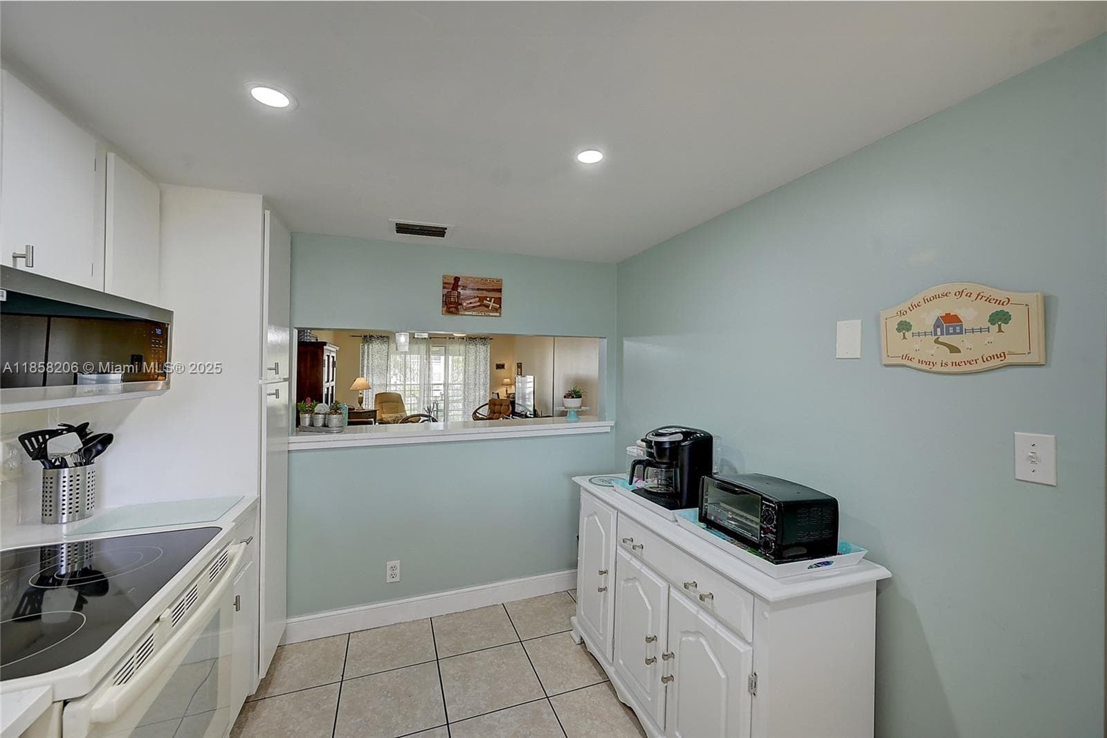 3186 Via Poinciana # 203, Lake Worth, FL 33467 photo 5