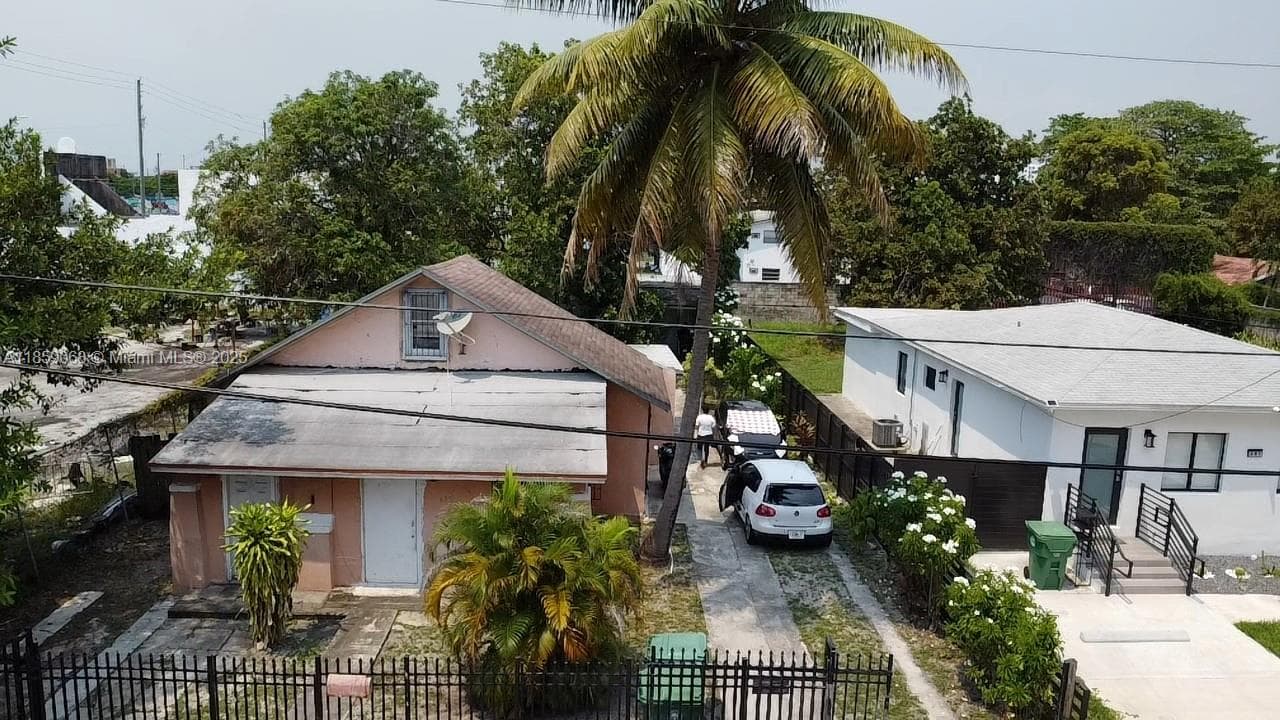 683 NW 30th St, Miami, FL 33127 photo 3