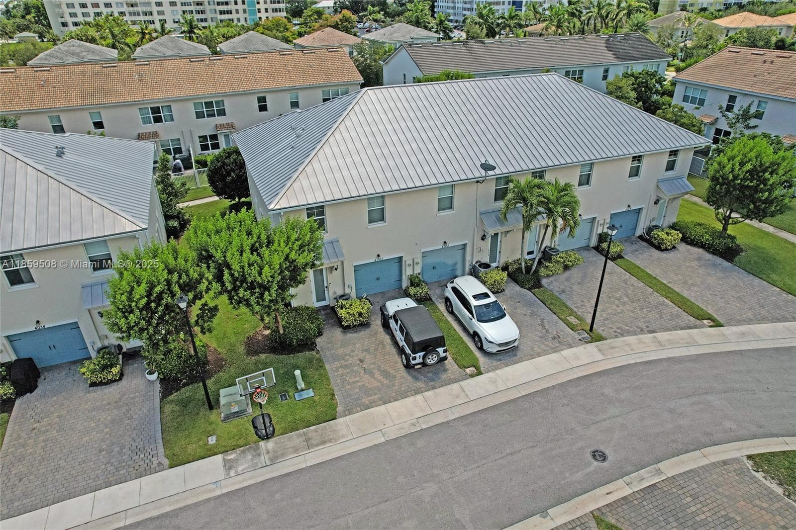 4046 Long Leaf Ln, Hollywood, FL 33021 photo 2