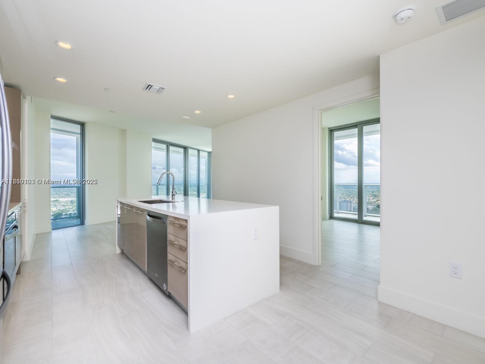 2000 Metropica Way # 2509, Sunrise, FL 33323 photo 4
