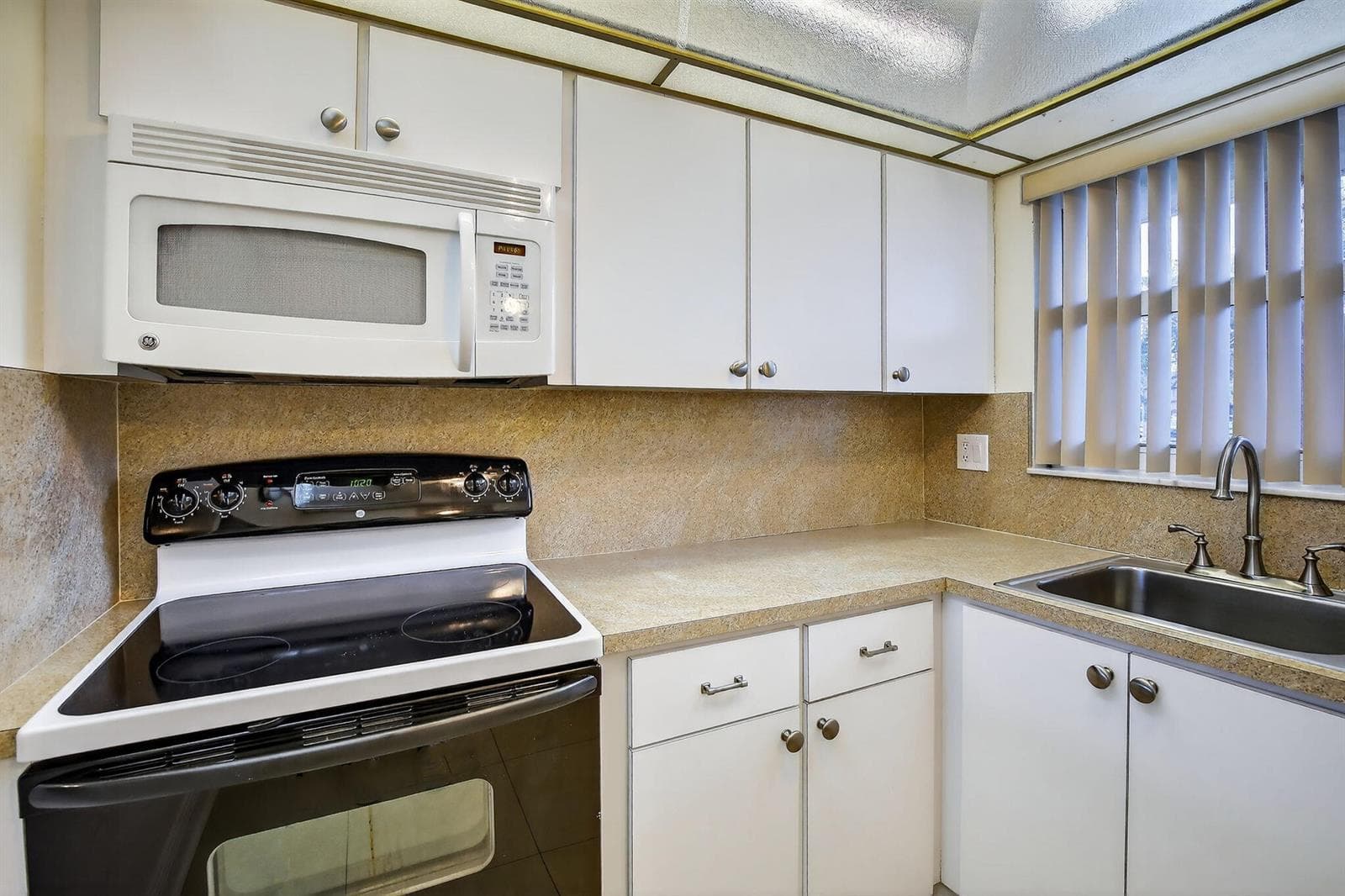 2951 Sunrise Lakes Drive E # 107, Sunrise, FL 33322 photo 5