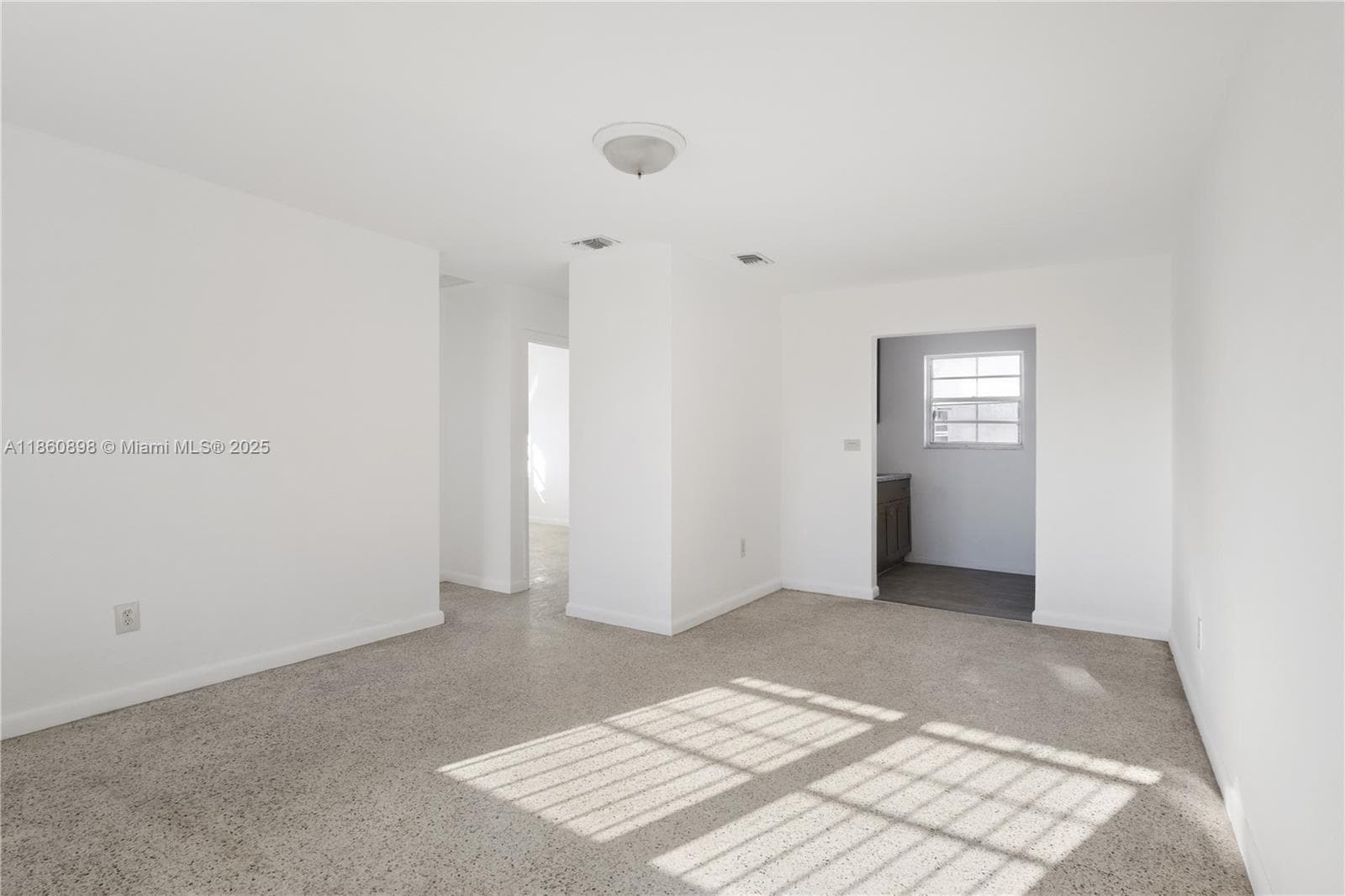 1251 NW 59th St # 3, Miami, FL 33142
