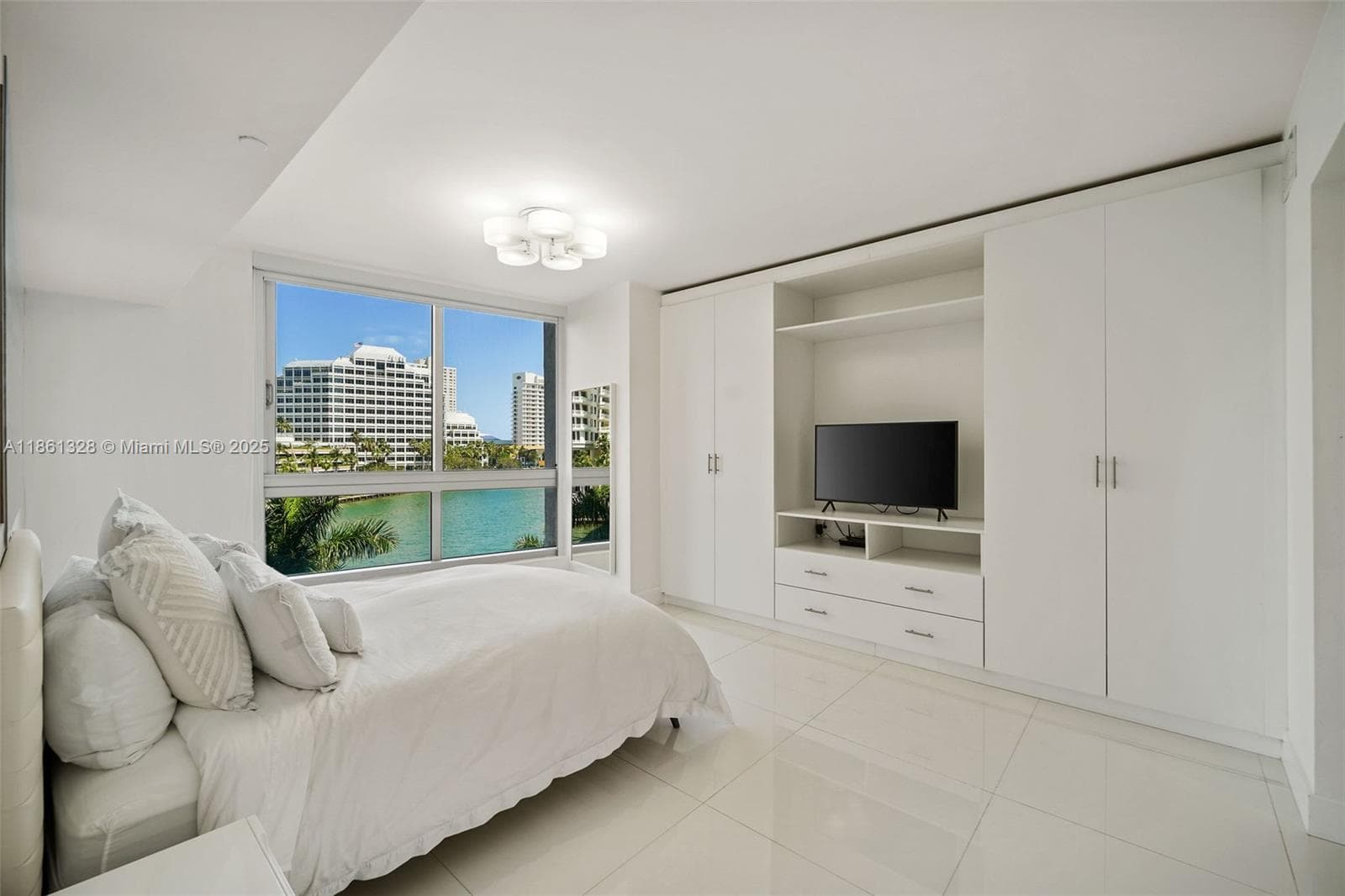 495 Brickell Ave # 402, Miami, FL 33131 photo 4