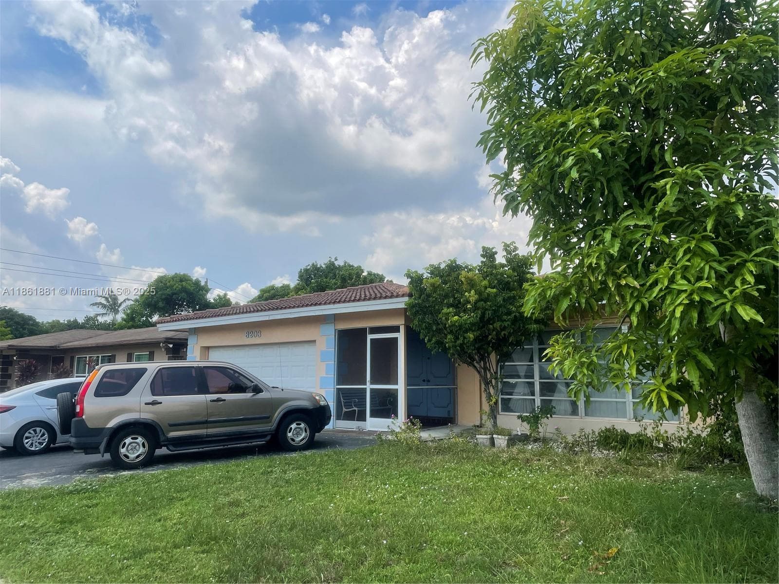 8203 NW 73rd Ter, Tamarac, FL 33321 photo 4